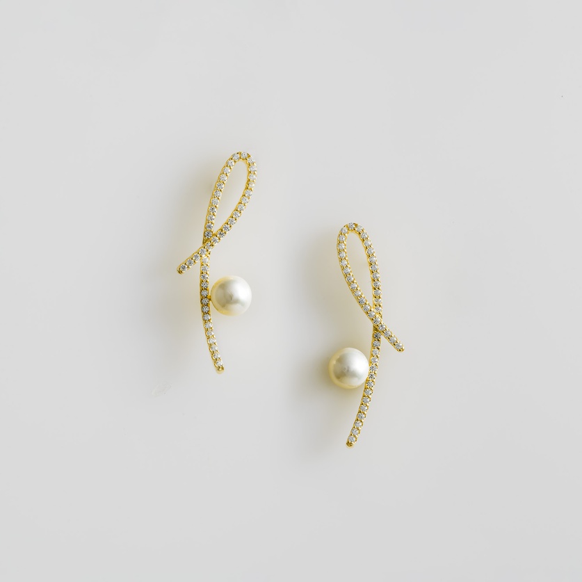 Gold-plated earrings with pearls and zircon
