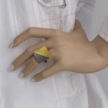 Impressive square ring in silver and gold with brilliant-cut diamond