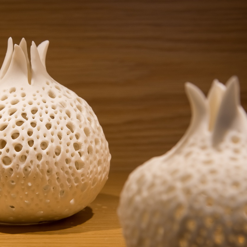 Porcelain pomegranate t-lite candleholder