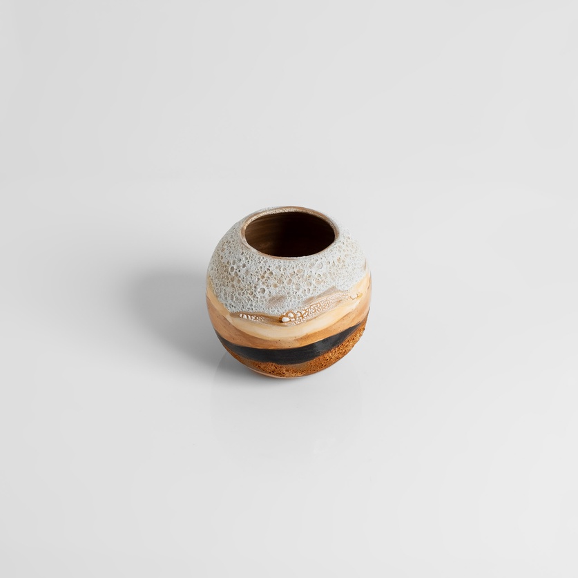 Spherical ceramic form in white and beige (small size)