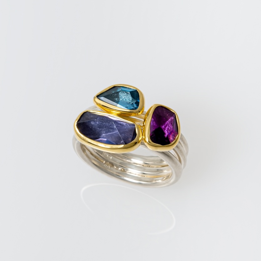 Πανέμορφο δαχτυλίδι με μπλε topaz, αμέθυστο & ιολίτη