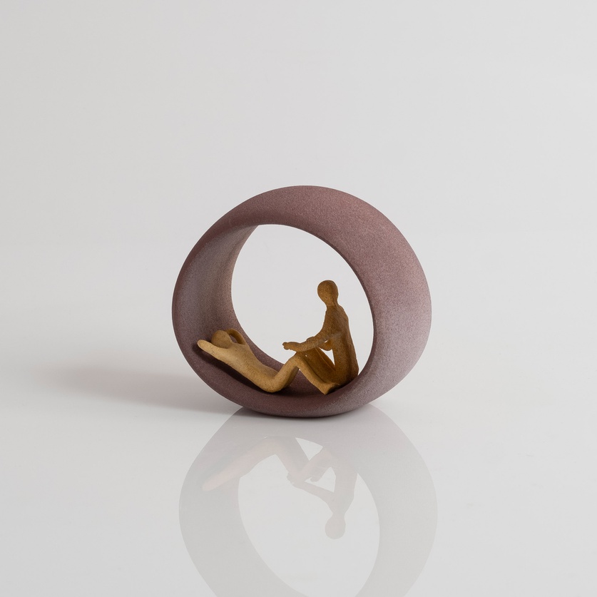 A couple in a circular frame