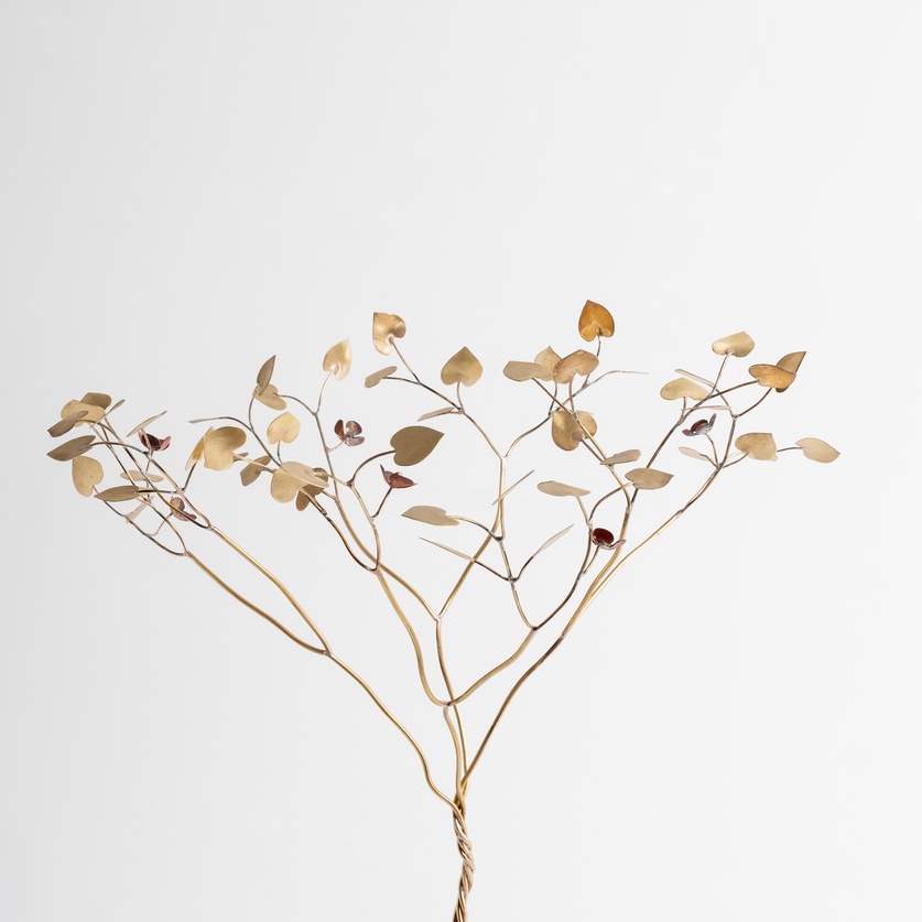 Beautiful bronze tree sculpture