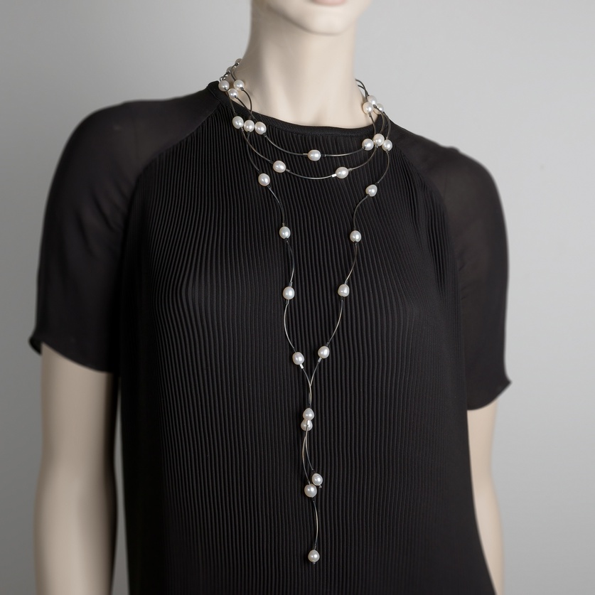 Sophisticated long silver necklace with pearls