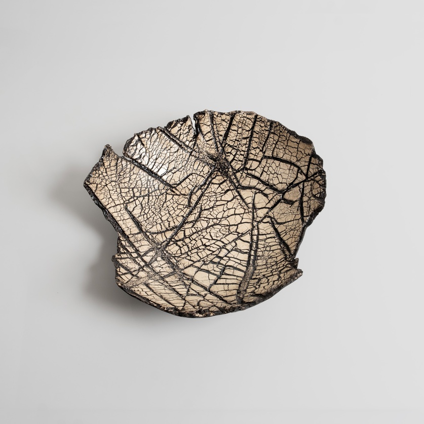 Ceramic platter with a textured surface