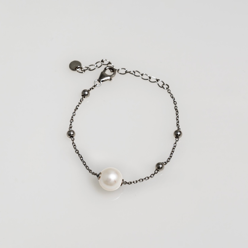 Silver bracelet with ming pearl