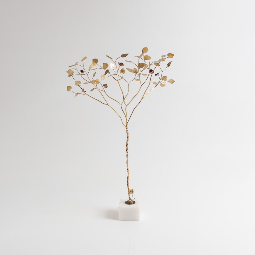 Beautiful bronze tree sculpture