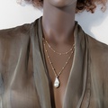 Distinctive necklace with baroque pearl
