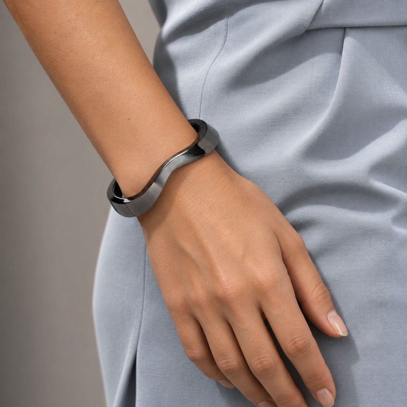 Silver open bracelet with an angular design