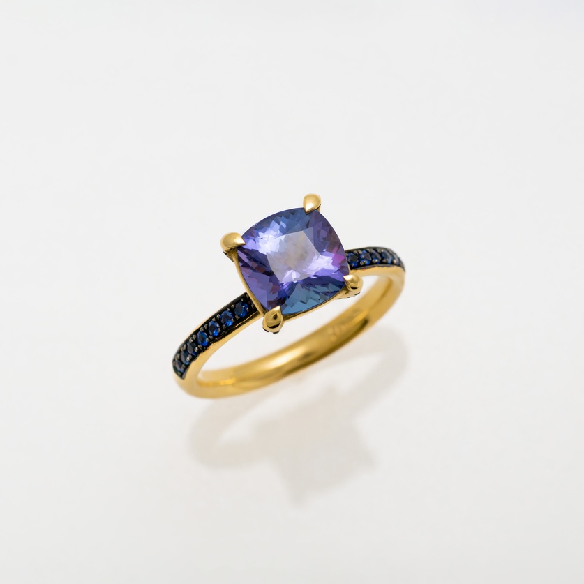 Spectacular Engagement Ring With Blue Tanzanite, Diamonds & Sapphires