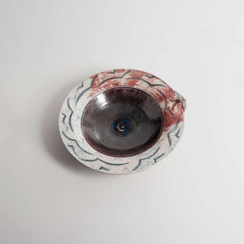 Bordeaux ceramic platter with a little bird