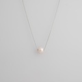Necklace in silver with freshwater pearl