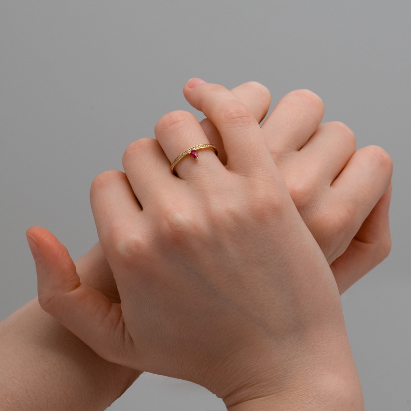 Gold Engagement Ring With Ruby & Diamond