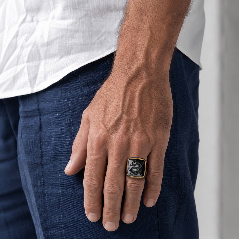 Spectacular "Dragon" Ring in Silver and Gold with Engraved Onyx