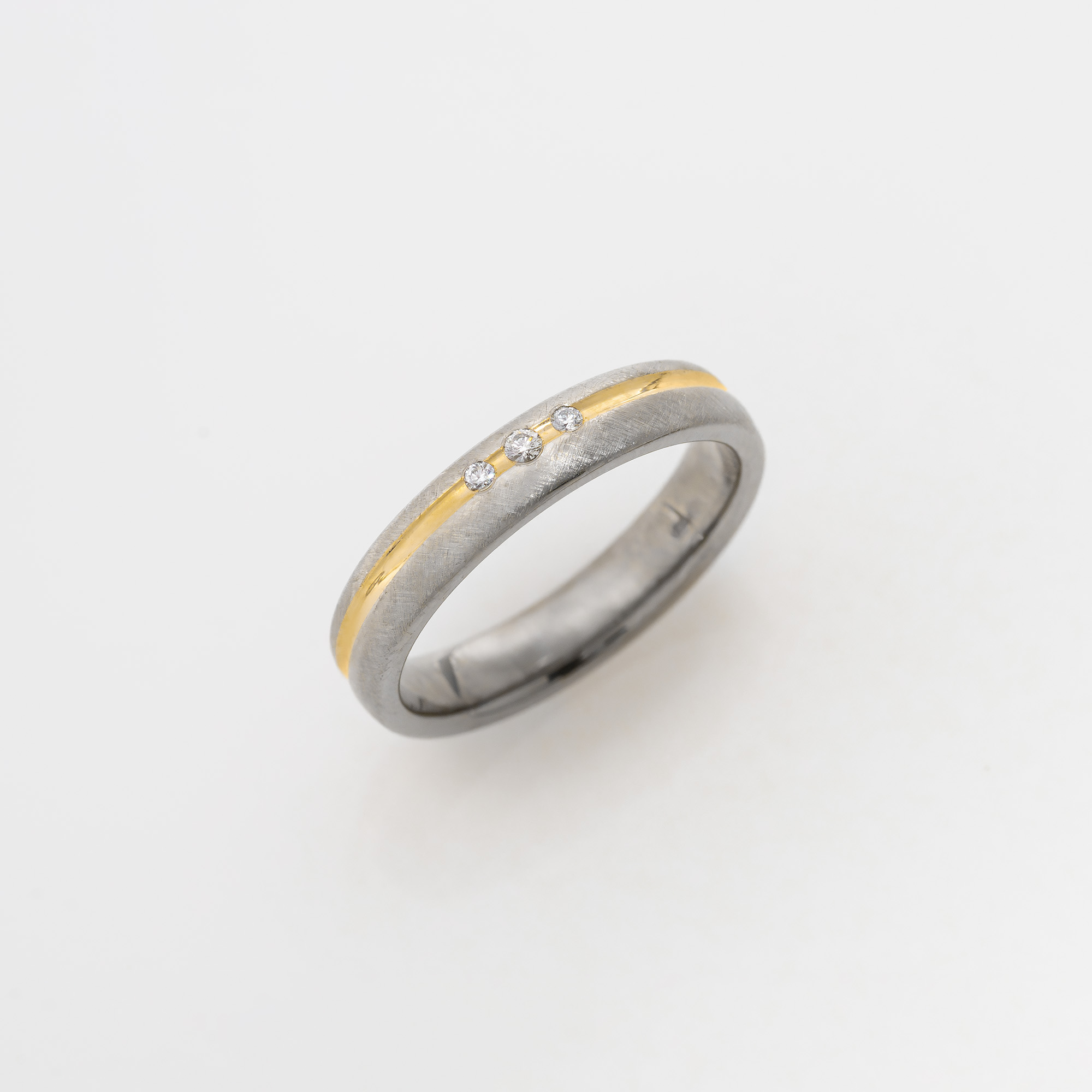 Titanium Wedding Ring With Rose Gold & Brilliant-Cut Diamonds
